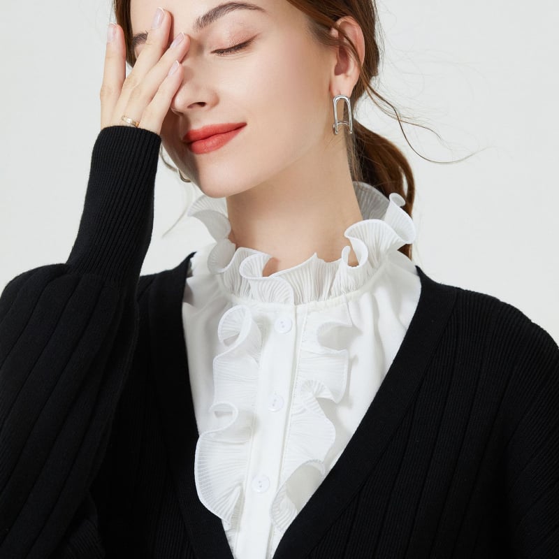 Gombaszélű csipke, édes hamisgallér, női őszi-téli alsó, sokoldalú hamisgallér, hengerelt szélű hamis inggallér, fehér csipke