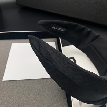 Νέο κορεατικό στυλ μοντέρνο απλό κλιπ μαλλιών με φαρδιά πλευρά, κορδέλα υψηλής κεφαλής, υψηλής ποιότητας Sense Hair Bundle, όλα τα καπέλα που ταιριάζουν