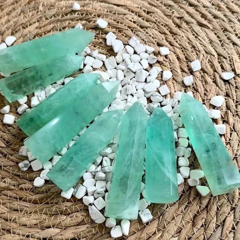 Kristályoszlop gyártók tókék fluorit egyágú hatszögletű prizma zöld fluorit prizma fluorit kő polírozott kristálytorony nagykereskedelem