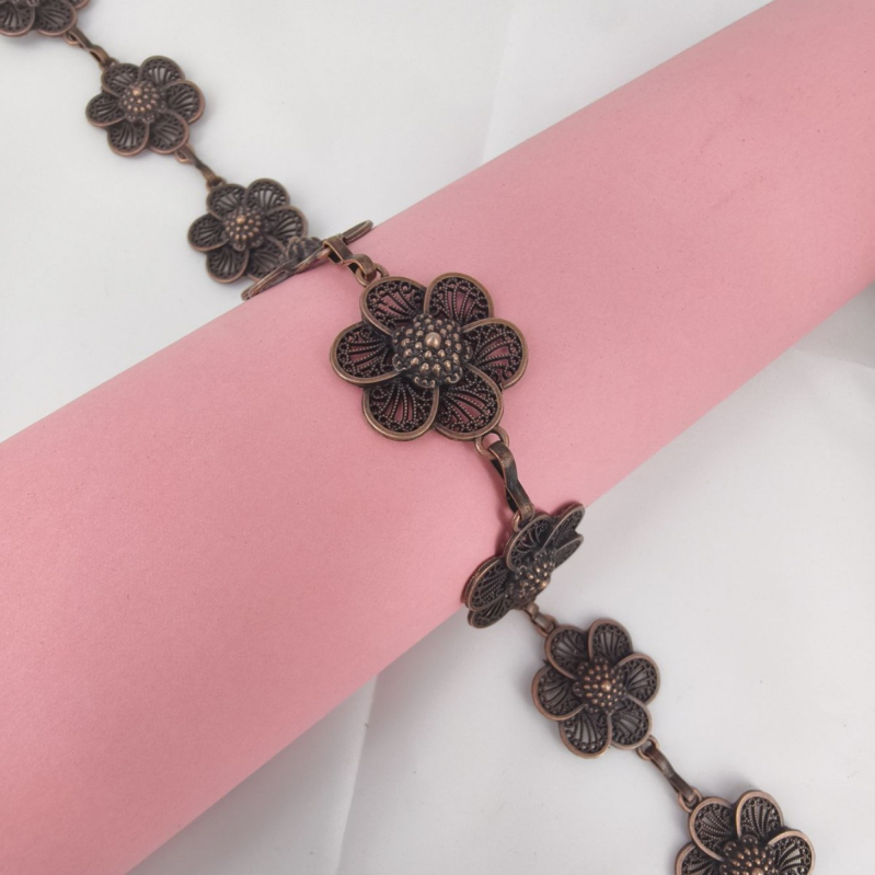 Tavaszi és nyári új divatos elegáns retro faragott deréklánc etnikai női fém öv punk stílusú ruhaöv nőknek