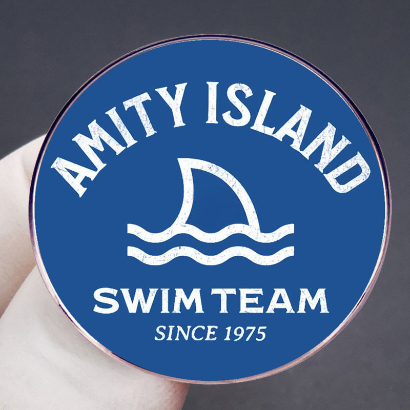 Barátság-sziget úszócsapat bross klasszikus filmes és televíziós cápakitűző fémötvözetből készült jelvény kiegészítők