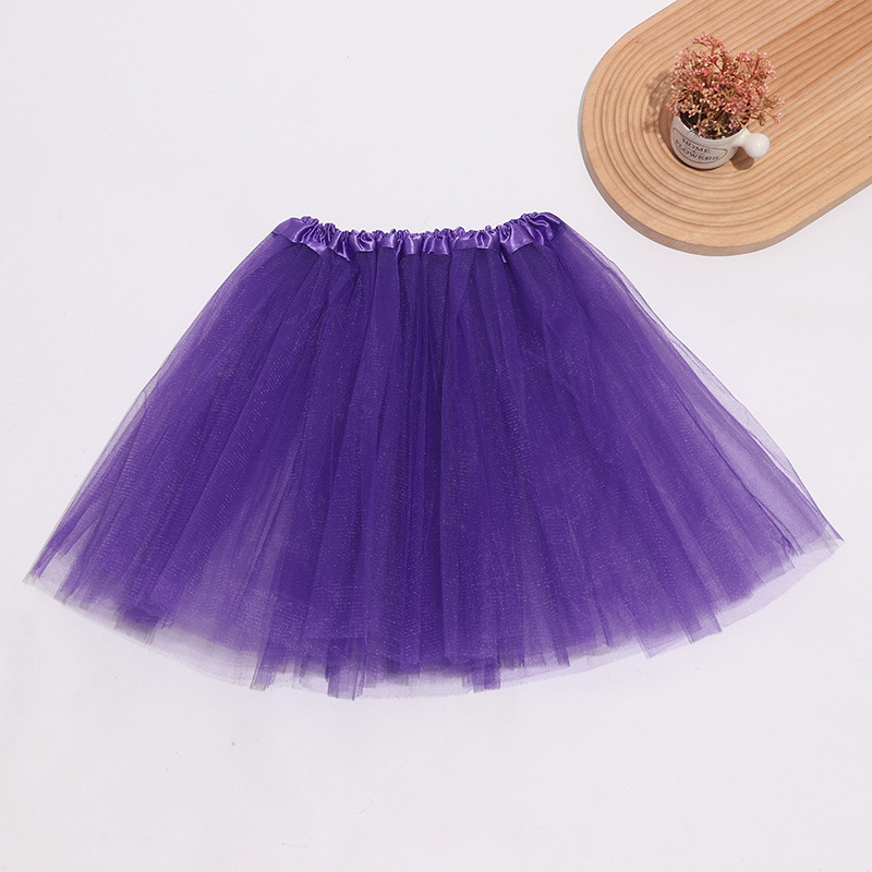 Didmeninė prekyba gamykliniais šokių drabužiais suaugusiems, trijų sluoksnių, šešių dalių, pettiskirt. Sandėlyje.