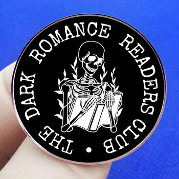 Sötét romantikus olvasóklub bross koponya kitűző fémötvözetből készült jelvény kiegészítők