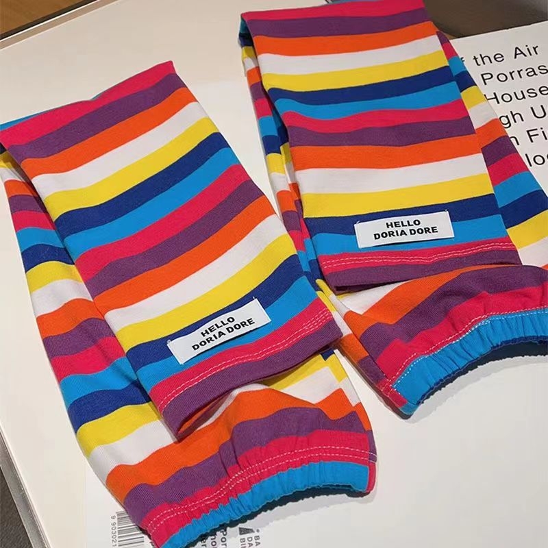 Színben illeszkedő csíkos napvédő ujjak Női jég selyem laza jégvédő ujjak Nyári napvédelem UV-szűrős karvédő jégvédő ujjak