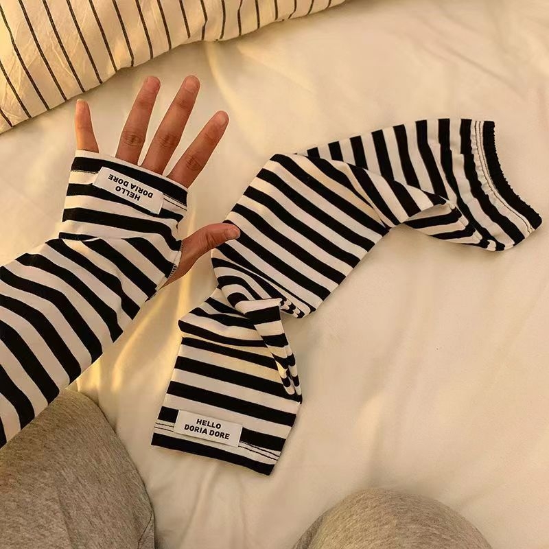 Színben illeszkedő csíkos napvédő ujjak Női jég selyem laza jégvédő ujjak Nyári napvédelem UV-szűrős karvédő jégvédő ujjak