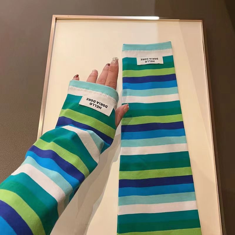 Színben illeszkedő csíkos napvédő ujjak Női jég selyem laza jégvédő ujjak Nyári napvédelem UV-szűrős karvédő jégvédő ujjak