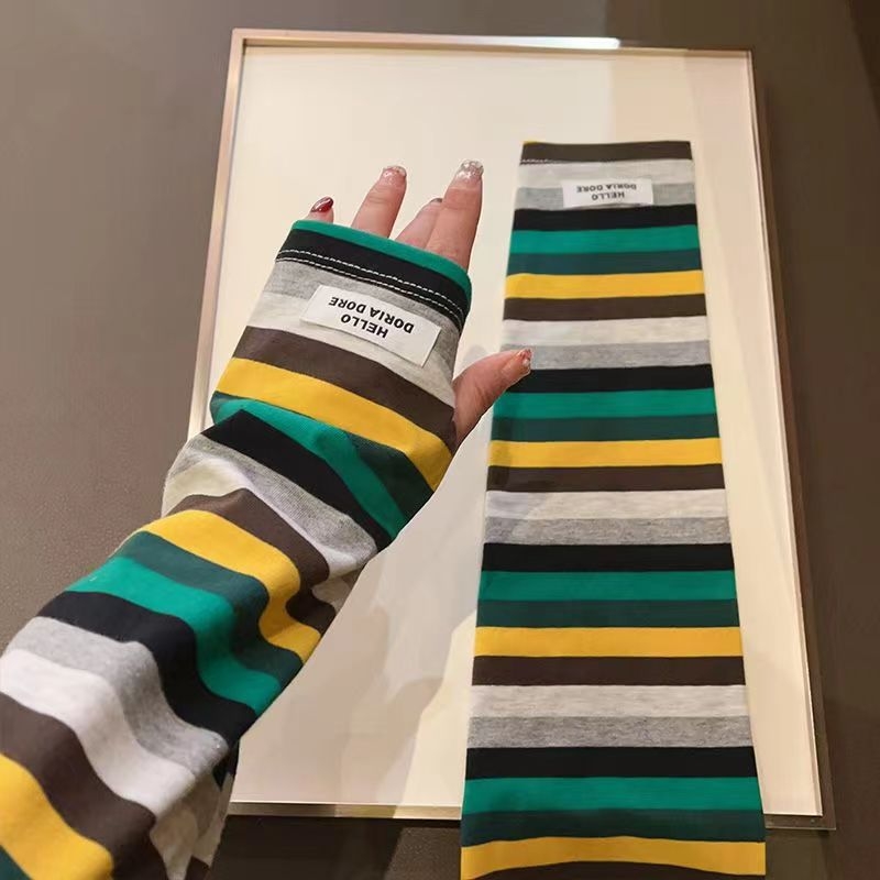 Színben illeszkedő csíkos napvédő ujjak Női jég selyem laza jégvédő ujjak Nyári napvédelem UV-szűrős karvédő jégvédő ujjak