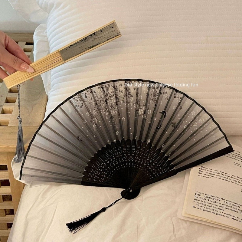 Új összecsukható kis legyező kínai stílusú, ősi stílusú összecsukható legyező új kínai stílusú női tavaszi és nyári hanfu cheongsam tánclegelő internetes népszerű fu