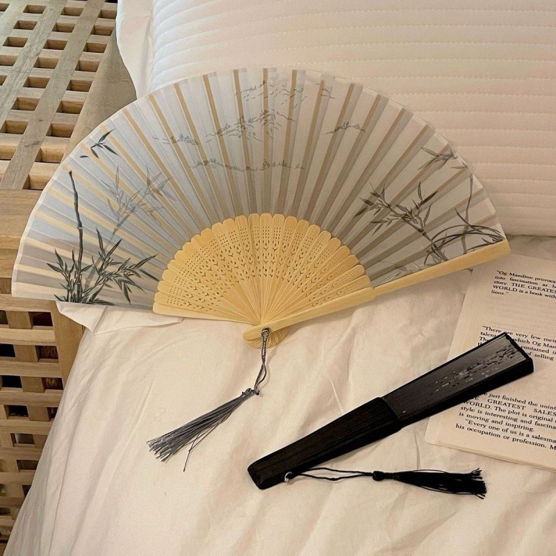 Új összecsukható kis legyező kínai stílusú, ősi stílusú összecsukható legyező új kínai stílusú női tavaszi és nyári hanfu cheongsam tánclegelő internetes népszerű fu