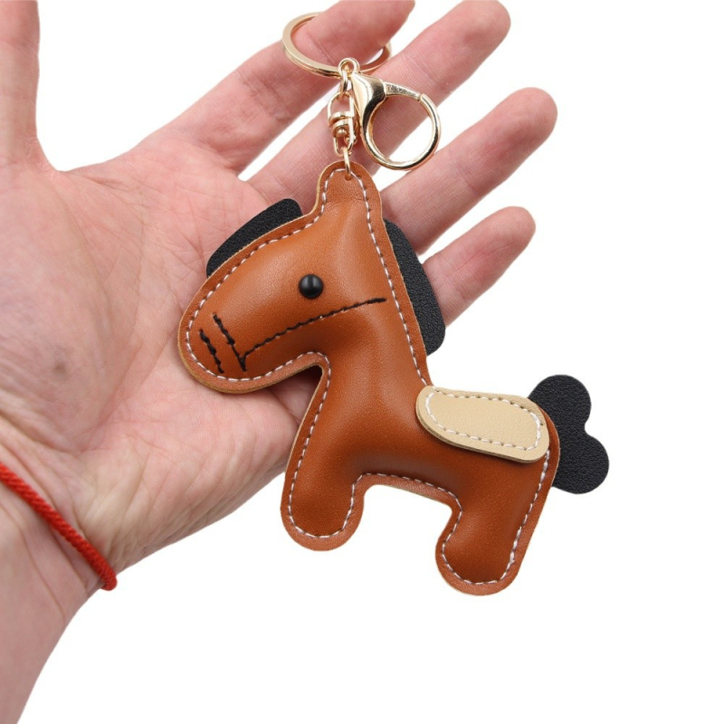 Trendi márka ló év csúcskategóriás ékszer póni medál ajándék póni autó kulcstartó medál poggyász ruházat kiegészítők