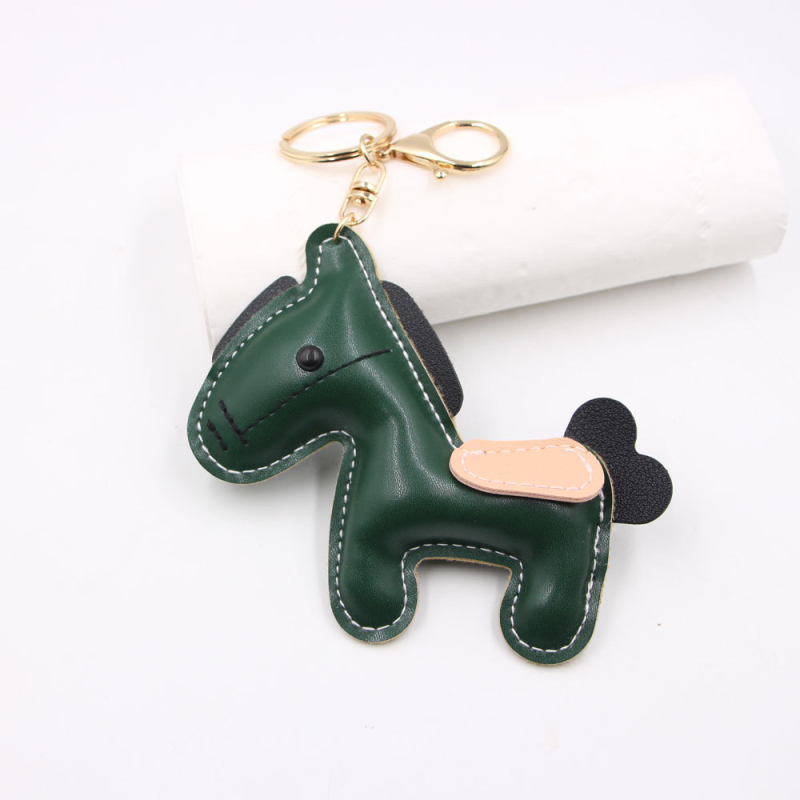 Trendi márka ló év csúcskategóriás ékszer póni medál ajándék póni autó kulcstartó medál poggyász ruházat kiegészítők