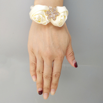 Tiesioginė gamyklinė simuliacija Rožė Vestuvės Nuotaka laiko gėlę Pamergės sesers riešo gėlė pabrolio sagė W242-T