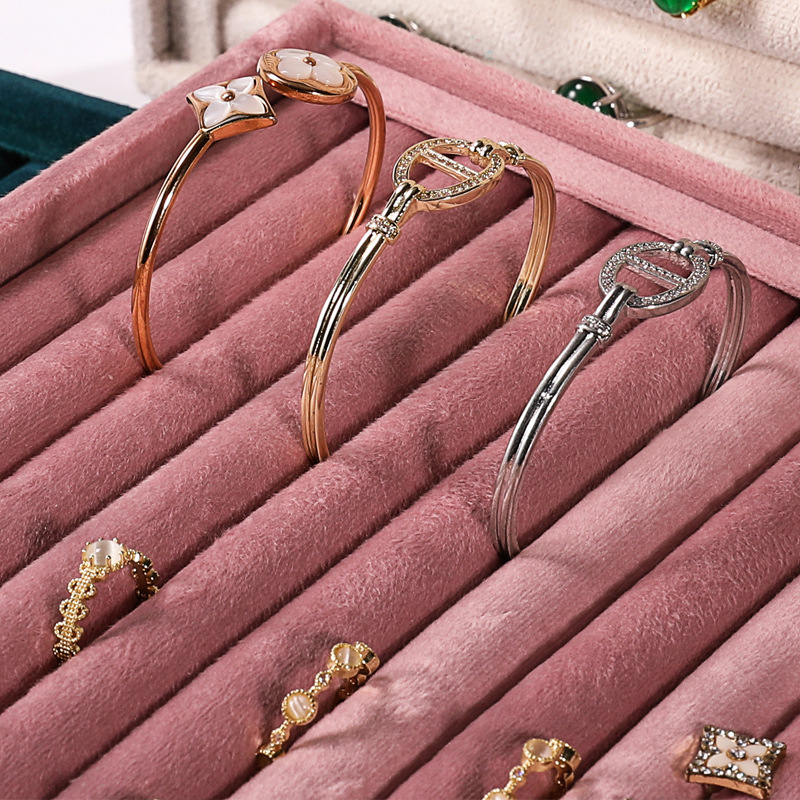 Flanel gyűrű, kiállító tányér, fülbevaló tálca, gyűrűtároló tányér, ékszerpult, dísztányér, ékszerkiállító kellékek