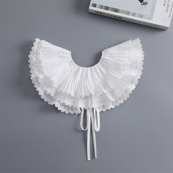 Γαλλικό ονειρικό κομψό κομψό λευκό φόρεμα με φιόγκο από οργάντζα και μικρό σάλι με σύννεφα στους ώμους