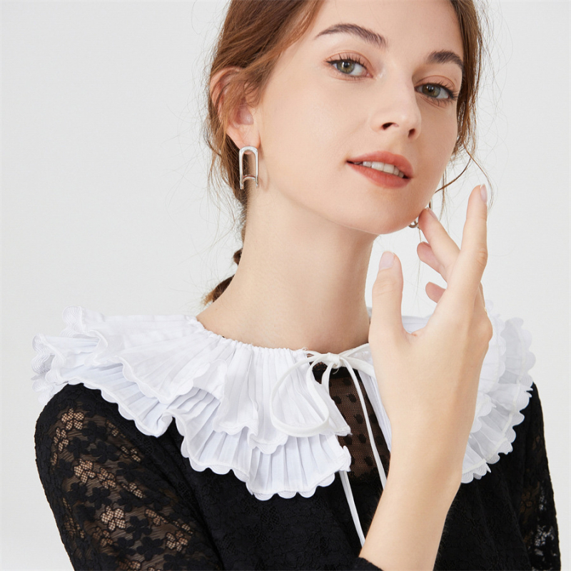 Francia álomszerű elegáns, elegáns fehér organza masnival díszített, kis kendős, felhővállú ruha