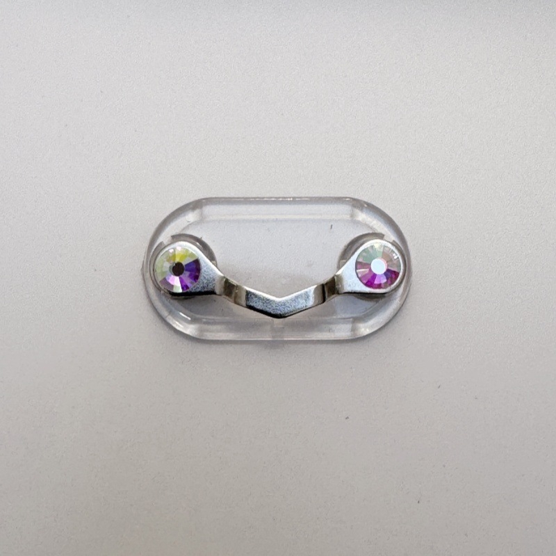 Határokon átnyúló mágneses szemüvegtartó, mágneses tapadókorong, V-alakú bross, rendszámtábla tartó, kreatív mágneses ruhatartó fülhallgató csipesz