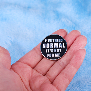 Próbáltam a normált, de ez nem illik a bross diák újdonságjelvényemre.