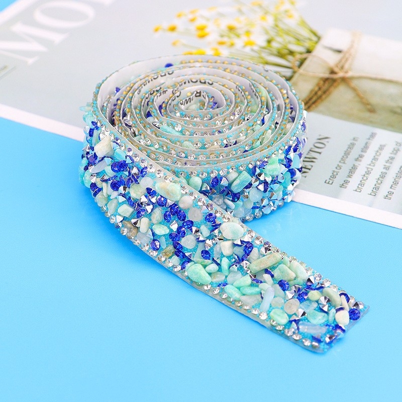 Strassz csík színes forró fúrópaszta ruházati kiegészítők öntapadós fúrócsík barkács kiegészítők dekoratív gyanta fúrócsík flash fúrópaszta