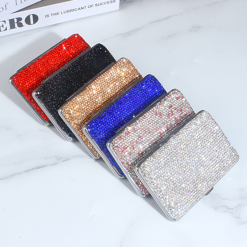 Gyémántokkal kirakott bőr cigarettatartó, 20 db-os férfi cigarettatartó doboz, különálló, szélálló cigarettatartó