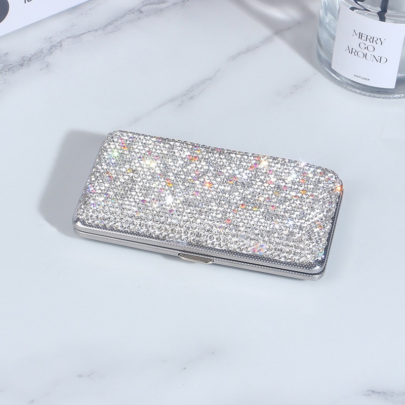 Gyémántokkal kirakott bőr cigarettatartó, 20 db-os férfi cigarettatartó doboz, különálló, szélálló cigarettatartó