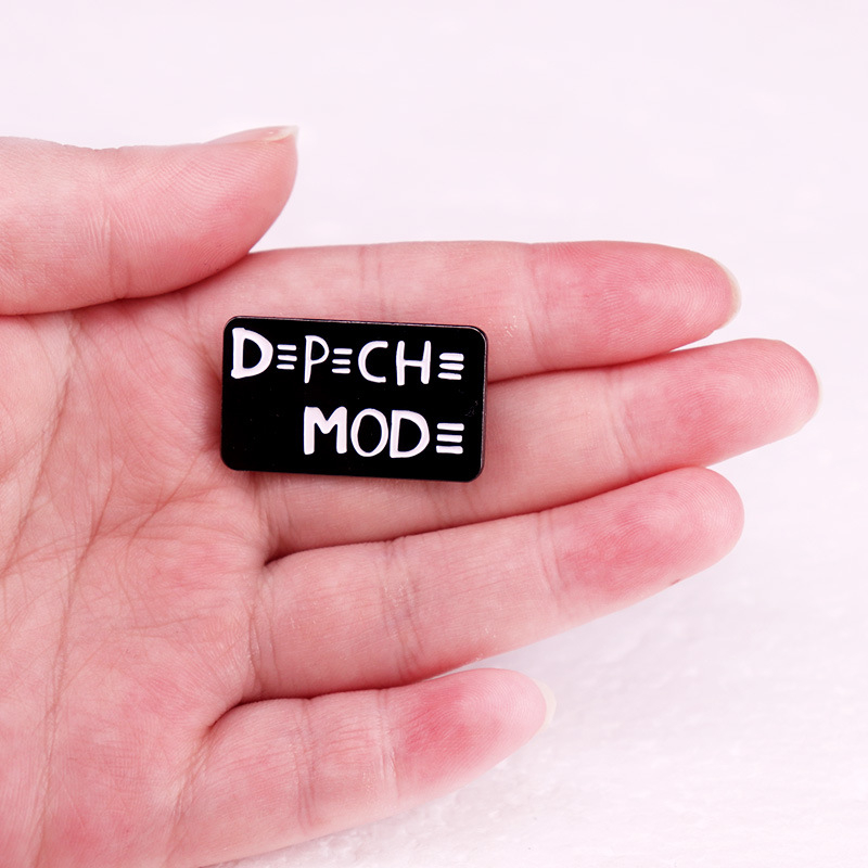 Divatos rockzenekar bross zománc jelvény rajongói ajándék