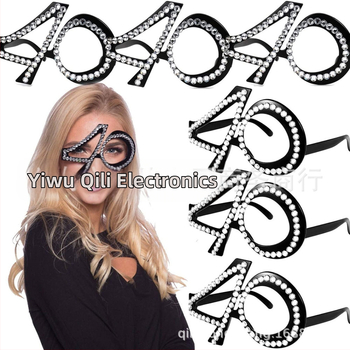 30 ετών 40 ετών 50 ετών Ψηφιακά γυαλιά γενεθλίων Νέα γενέθλια πάρτι γενεθλίων με λουράκι ώμου με κορώνα και λάστιχο εθιμοτυπίας