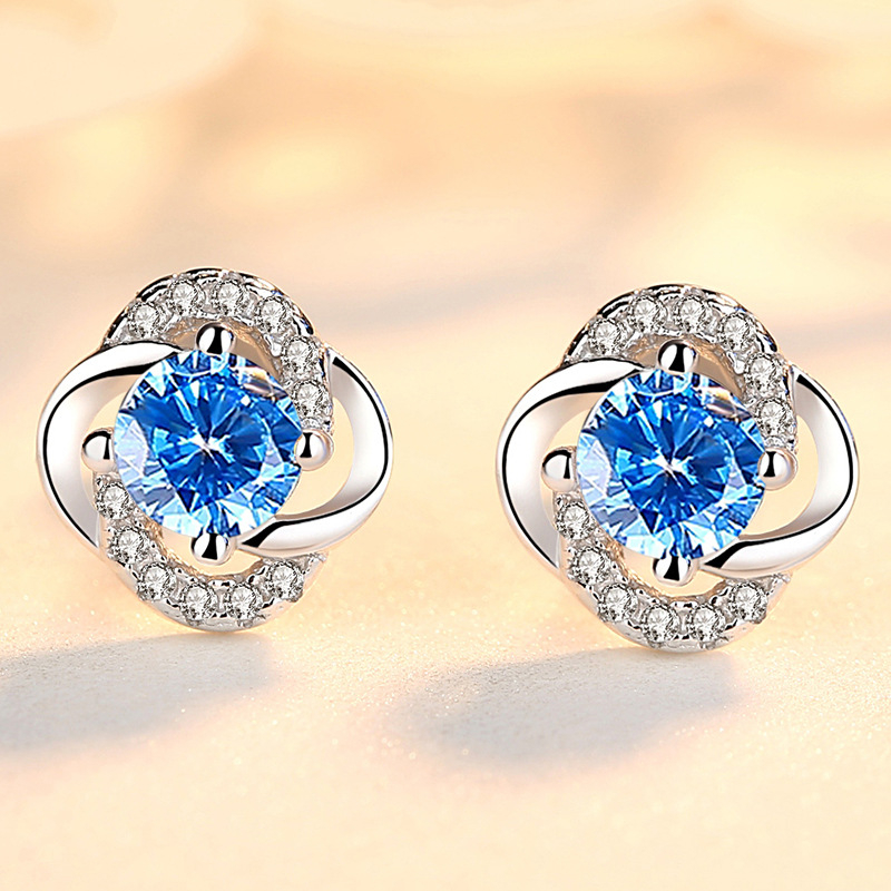 999 ezüst fülbevaló női új, gyémántokkal kirakott négylevelű lóhere temperamentum személyiség japán és koreai fülbevalók egyszerű Joker fülbevalók nagykereskedelemben