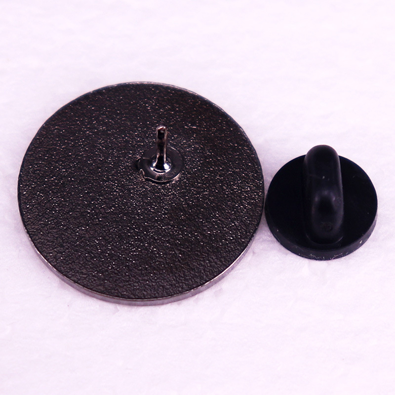 Lassíts le, és lásd meg, mi igazán számít: bross kitűző kiegészítők