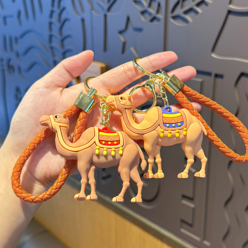 Robbanásveszélyes külkereskedelmi kreatív sivatagi teve kulcstartó autó rajzfilm aranyos kis medál gyártók nagykereskedelem