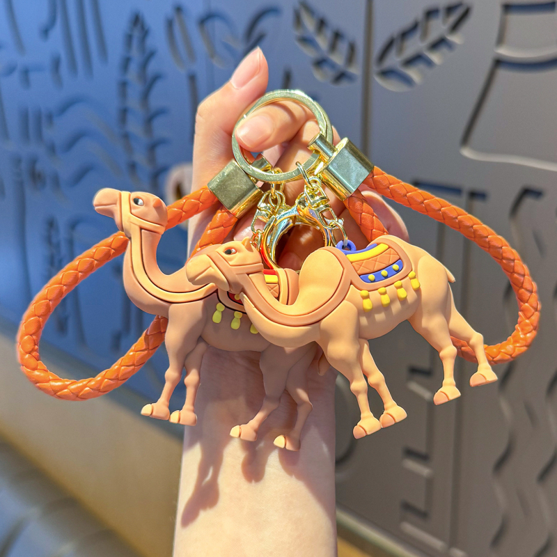 Robbanásveszélyes külkereskedelmi kreatív sivatagi teve kulcstartó autó rajzfilm aranyos kis medál gyártók nagykereskedelem