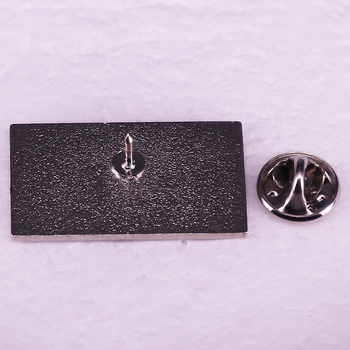 Némán javítom a nyelvtani brossodat, az angol jelvény kiegészítőidet.