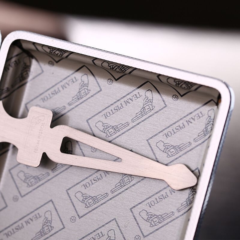 Dupla pisztolyos cigarettatartó ezüst egyiptomi sorozat 14/16/18/20-as csomag fém cigarettatartó felhajtható vascsipesszel ellátott cigarettatartó nyomásálló