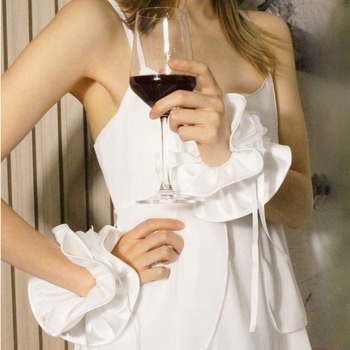 Pruudi pulmakindad Korea satiinist pulmakleit lühikeste varrukatega käevarrukatega päikesevarjudega hulgimüük