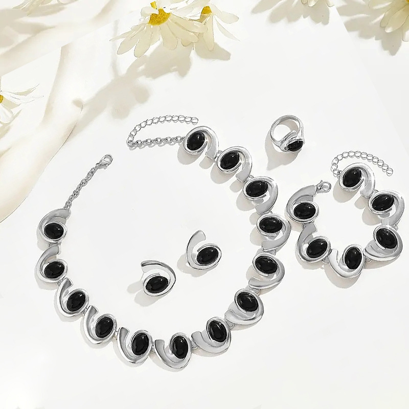 Colier vintage, brățară, inel, cercei, set de 4 piese, rafinat, luxos, fermecător, Europa, bijuterii de frumusețe, personalitate exagerată fierbinte