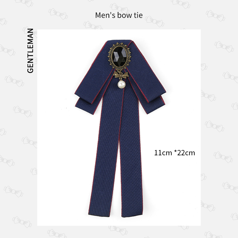 Meeste kikilips peigmehe isamehe pulmahotelli pulmaperemehe ärikoka musta ülikonna lipsuga aksessuaarid