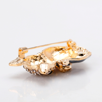 Európai és amerikai stílusú divat személyiség aranyos zöld szemű cica bross ötvözet gyémántolaj minden mérkőzés ruházati virágdísz folt