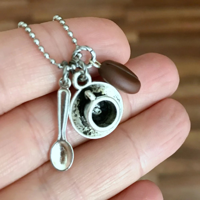 Európai és amerikai vintage ékszerek, kávé medál, kávéscsésze, tea, teáskanna nyaklánc, hosszú pulóver, lánc, kávébab nyaklánc