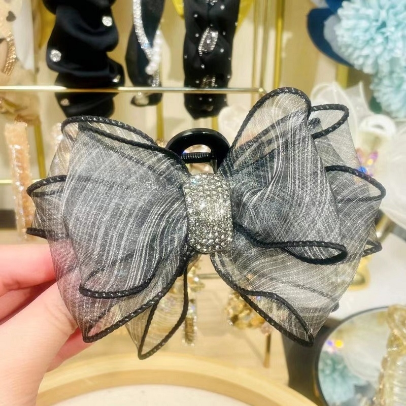 Koreai stílusú hálós, gyémánt alakú, masnival markolatú, kiváló minőségű, nagy cápacsatos, hátsó fejdísz, kontyolt, hajtűs fejdísz