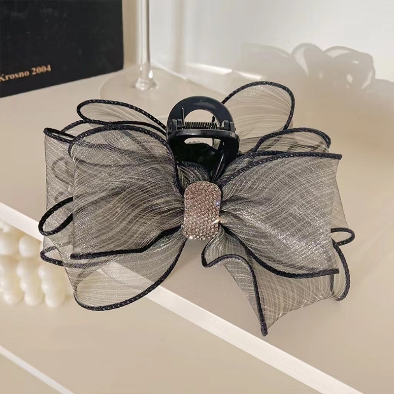 Koreai stílusú hálós, gyémánt alakú, masnival markolatú, kiváló minőségű, nagy cápacsatos, hátsó fejdísz, kontyolt, hajtűs fejdísz