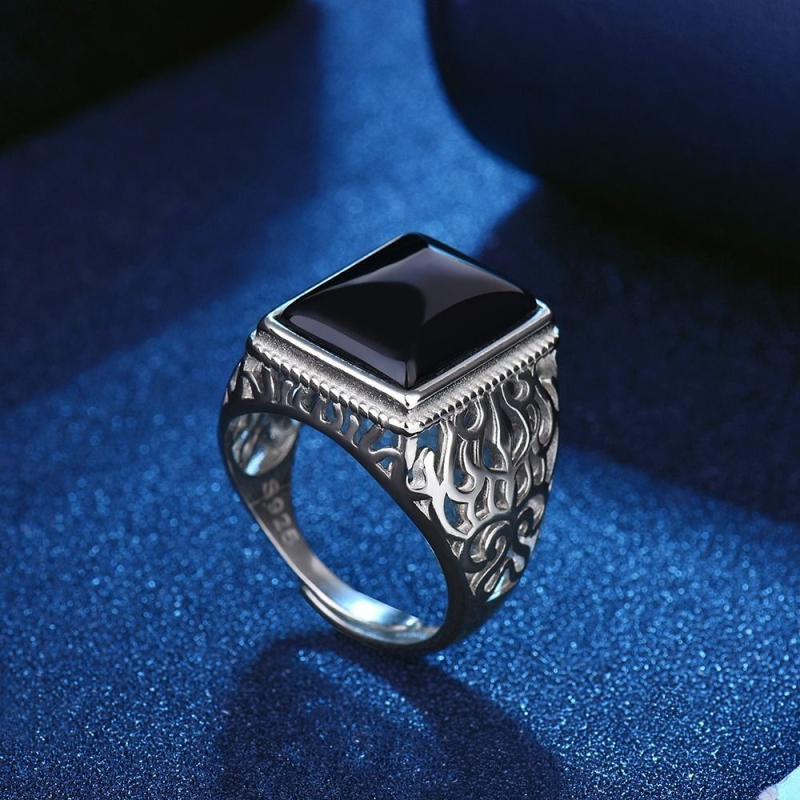 Agresszív üreges férfi gyűrű Atmoszférikus szintetikus smaragd kalcedon gyűrű nyitás állítható férfi üzleti gyűrű