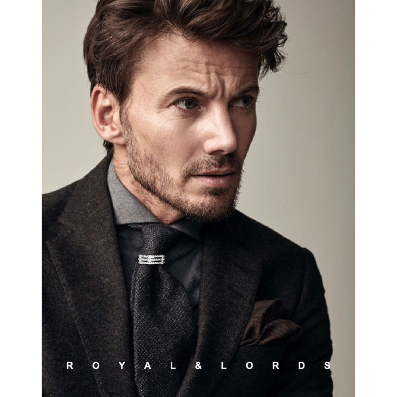 Anglia grófjának Trace Möbius csokornyakkendő gallércsat háromsoros vízgyémánt mintás nyakkendő luxus divatos könnyű luxus gallércsat nagykereskedelem