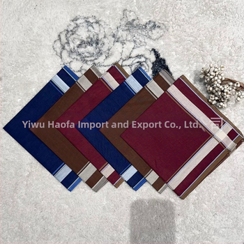 Vyriškas klasikinis dryžuotas tamsios spalvos siūlais dažytas medvilninis rankšluostis, prakaitą sugeriantis rankšluostis, kišeninis kostiumo krepšys, senas rankšluostis