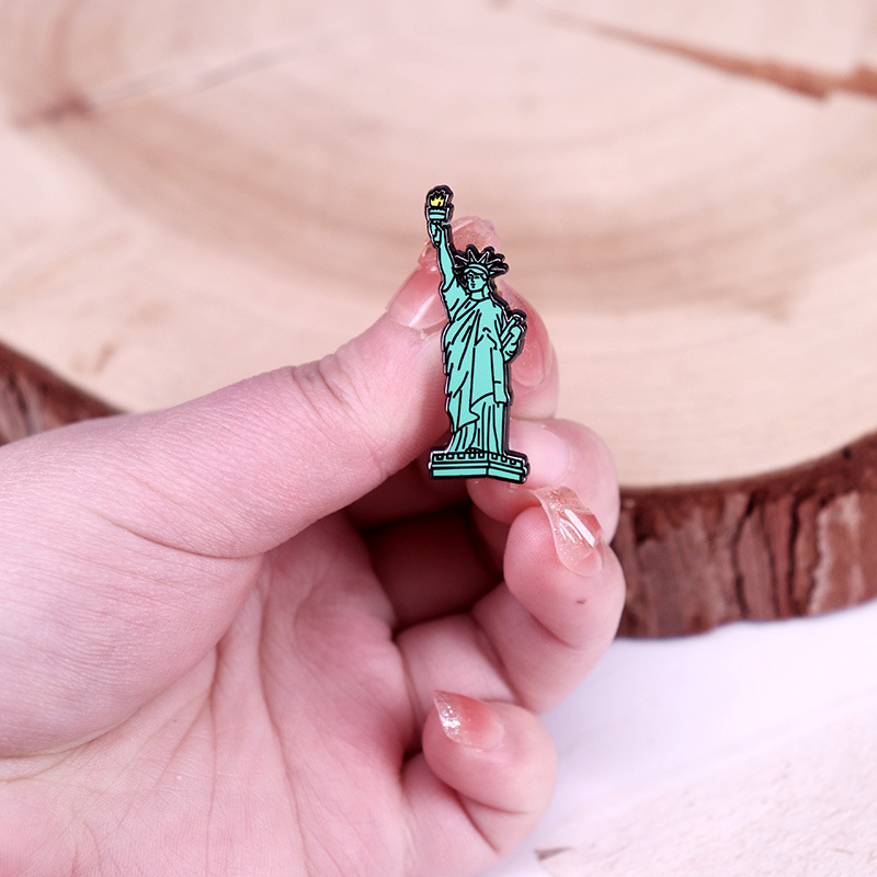 Istennő jelvény vicces New York-i kemény zománc kitűző