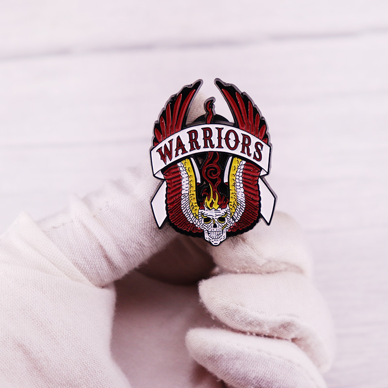 Lángoló koponya harcos bross szárnyakkal fém jelvény kiegészítőkkel ajándék