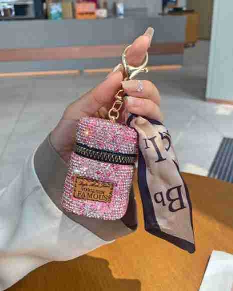 Uus populaarne täisteemant Bluetooth-kõrvaklappide kott miniatuurne kõrge tundlikkusega mündikott ripatsvalgusti luksusliku stiiliga