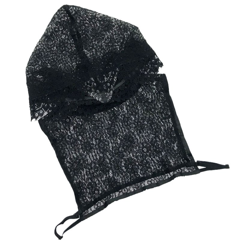 Turul on uusi tooteid, kapuutsiga päikesekaitserõivaste mood, mida saab kergesti eemaldada ja pesta krae seestpoolt. Jokeri tootjate naisterõivaid on nüüd suurtes kogustes.