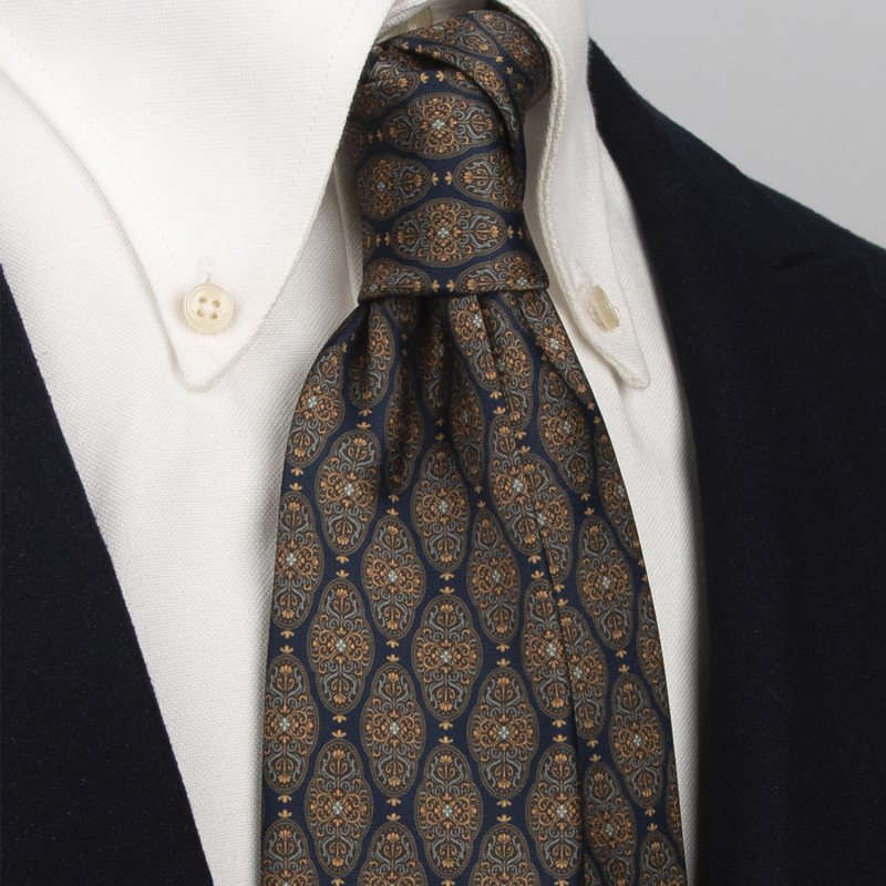 Férfi ruha, nyakkendővel, koreai, brit stílusú, úriember, európai és amerikai vintage mintás, 8 cm-es kézikötővel, diákmunkaruha