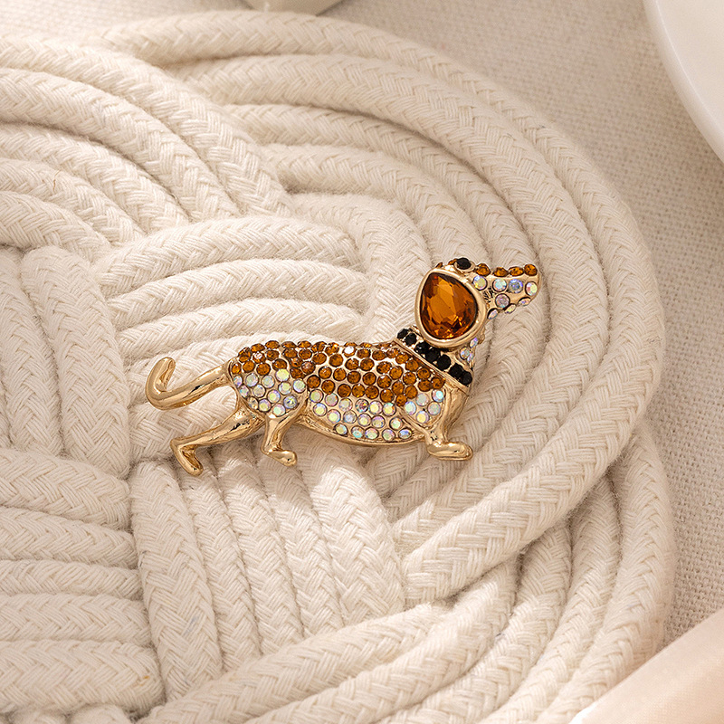 Zodiákus kutya kreatív divat tele gyémánt állat aranyos kisállat tacskó kutya bross