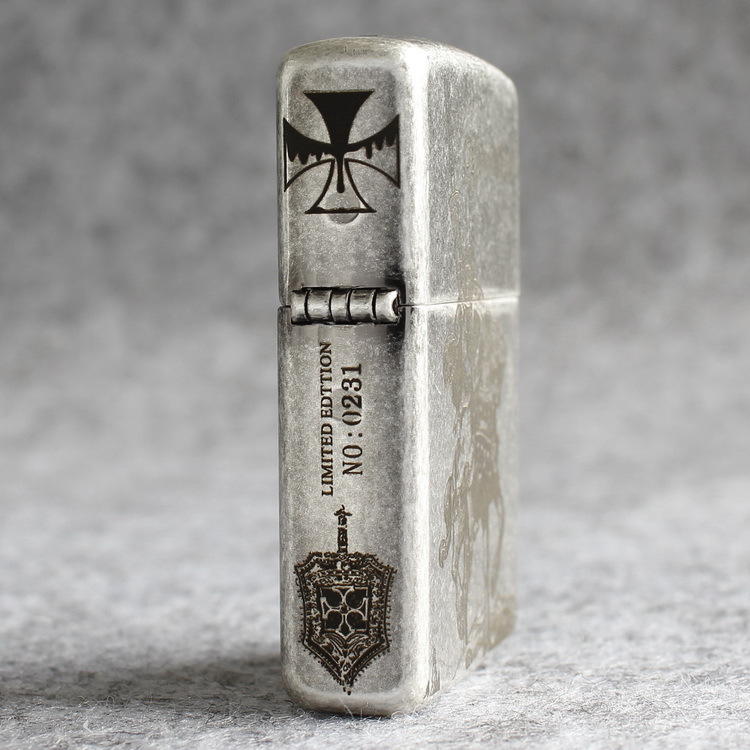 Zippo Treasure tuulekindel petrooleumi tulemasin antiikhõbedane 121Fb viiest küljest graveeritud ristisõdija vapper rüütel