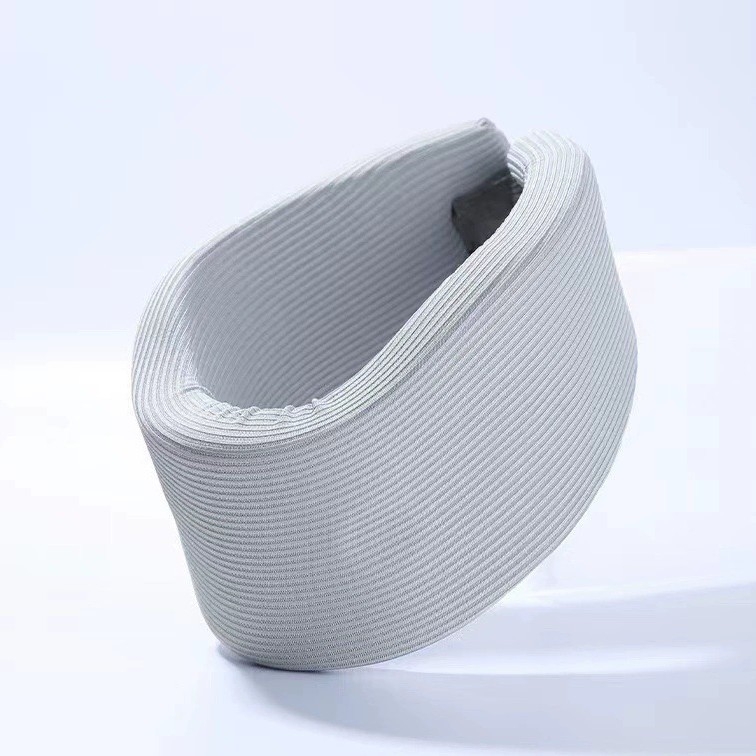 Kaklo apsaugos kaklo įtvaras su apsauga nuo išlinkimo. Artefaktinis kaklo korekcijos įtvaras. Fiksuota kaklo stuburo atrama. Biuro reikmenys namams. Kaklo įtvaras.